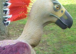 Caracoureur animal (vélociraptor) préhistorique personnage Futuroscope