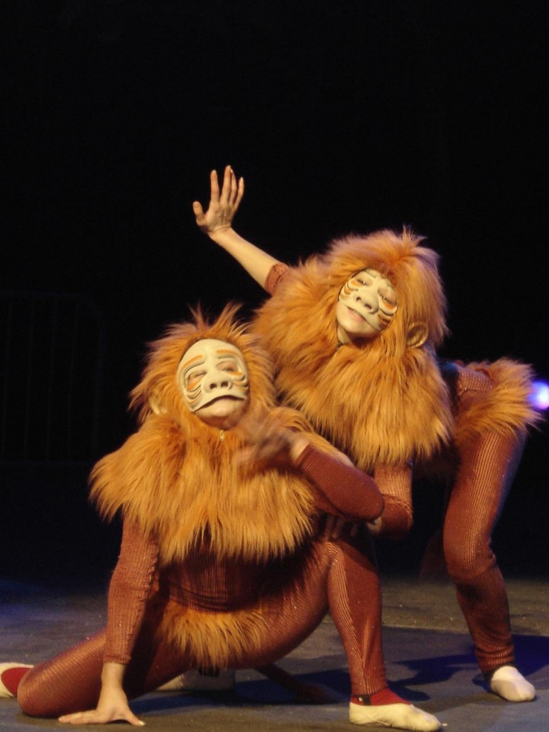 Création costume animal singe spectacle acrobate Multicréation, Paris
